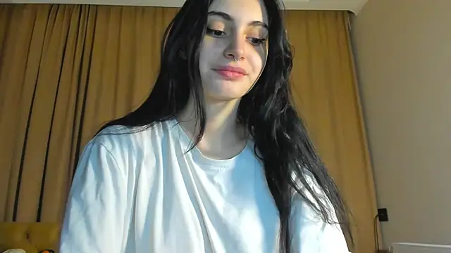 Snapshot of Lesyalisss chatting on 05-31-26, 10:55 Lesyalisss online show from 05-31-26, 10:55