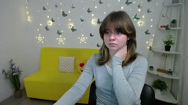 AnnaWest  online show from 03-12-26, 06:30