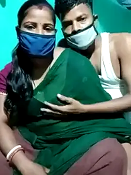 Snapshot of Your_deshibhabi25years chatting on 03-08-26, 04:00 Your deshibhabi25years online show from 03-08-26, 04:00