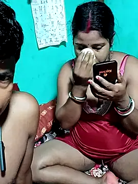 Snapshot of Your_deshibhabi25years chatting on 07-23-26, 10:08 Your deshibhabi25years online show from 07-23-26, 10:08