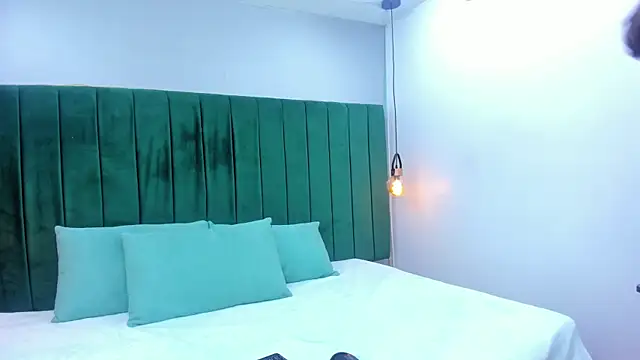 Amber-Horney online show from 04-01-26, 01:34