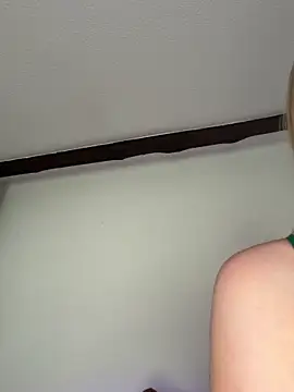 Zoey  08 online show from 05-20-26, 01:17