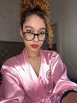 Sienna brunette online show from 03-18-26, 12:41