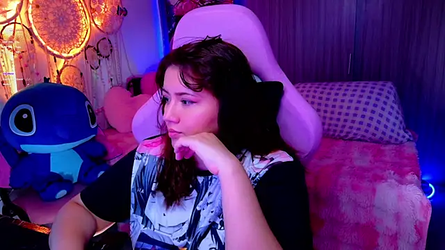 ALIS E G online show from 06-18-26, 06:23