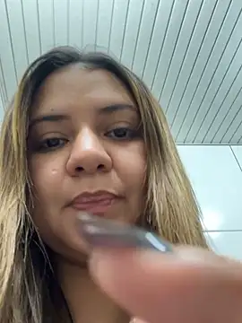 Snapshot of Lu_colombiana chatting on 04-09-26, 11:43 Lu colombiana online show from 04-09-26, 11:43