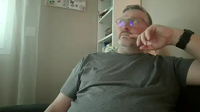 doudou310 online show from 03-20-26, 05:40