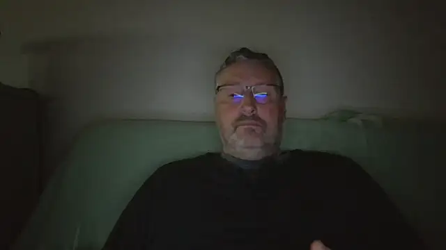 doudou310 online show from 04-05-26, 03:58