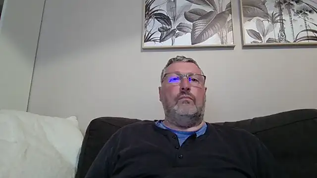 doudou310 online show from 04-28-26, 03:33