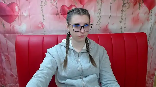 LilianaShine online show from 04-01-26, 05:08