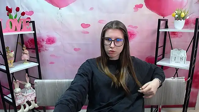 LilianaShine online show from 04-18-26, 05:00