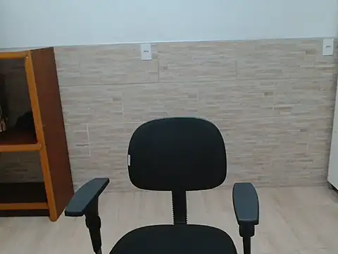 LatinLeone online show from 06-10-26, 08:46