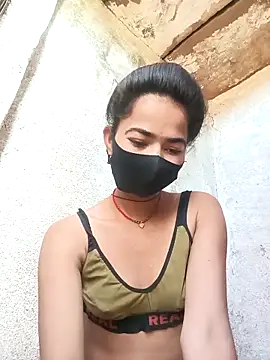 Snapshot of Sunali_Bendre chatting on 03-09-26, 02:26 Sunali Bendre online show from 03-09-26, 02:26