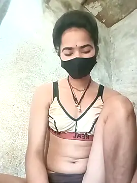 Snapshot of Sunali_Bendre chatting on 03-10-26, 02:49 Sunali Bendre online show from 03-10-26, 02:49