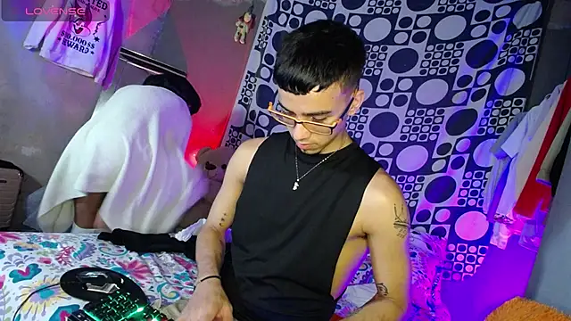 Snapshot of THE_PERFECT_COUPLE_12 chatting on 02-06-26, 03:11 THE PERFECT COUPLE 12 online show from 02-06-26, 03:11