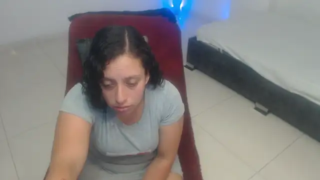 Barbara D Valencia online show from 04-27-26, 03:54