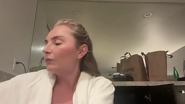 katemoreau98 online show from 04-26-26, 04:43