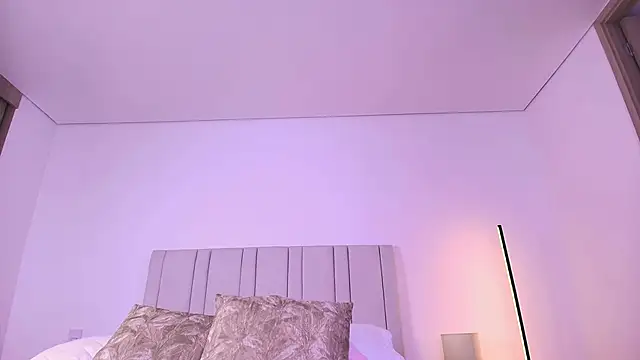 Anna-Lynn online show from 04-21-26, 02:51