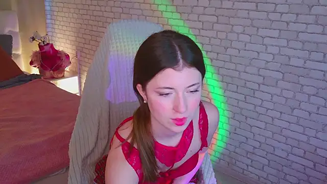 LunarDreamm online show from 02-05-26, 01:27