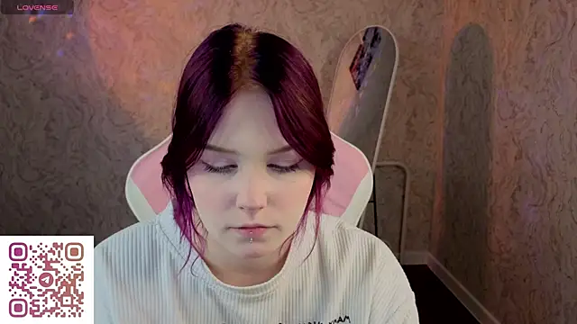 Julia Anis online show from 04-23-26, 01:07