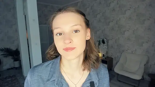 LianneBynon online show from 02-08-26, 08:29