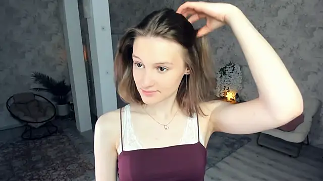 LianneBynon online show from 04-11-26, 08:51