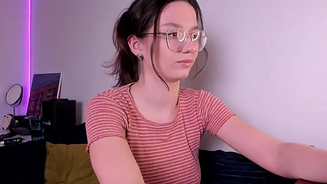 miabellee  online show from 02-26-26, 09:03