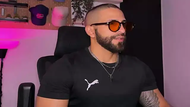 SamDornan51 online show from 04-25-26, 01:19