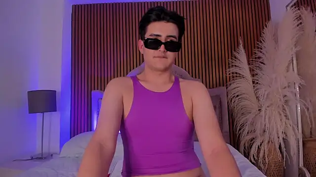 noahWolff  online show from 02-15-26, 07:51