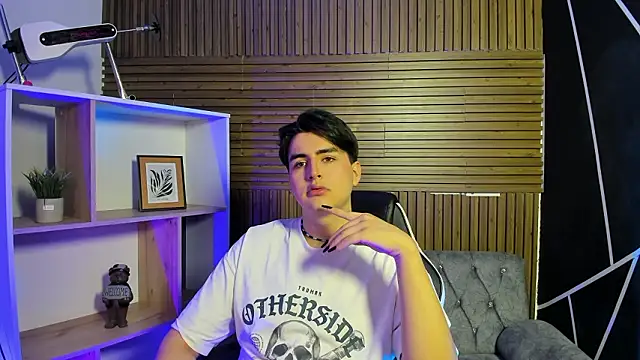 noahWolff  online show from 02-26-26, 05:39