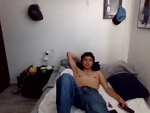 Snapshot of polixteo chatting on 02-21-26, 08:43 polixteo online show from 02-21-26, 08:43