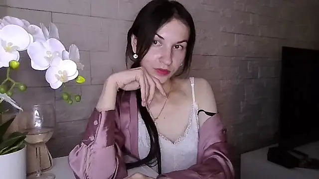 Snapshot of JuliaLovely chatting on 07-28-26, 07:04 JuliaLovely online show from 07-28-26, 07:04