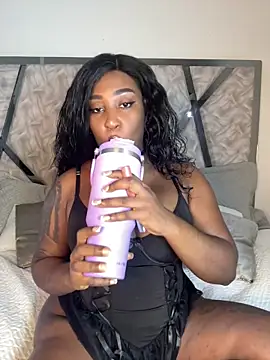 Denise wolfe21 online show from 02-05-26, 07:40