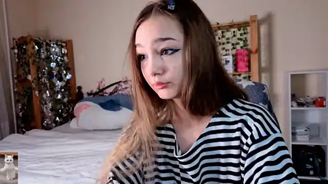 HoneyComfy online show from 04-23-26, 02:19