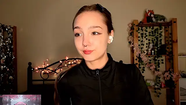 HoneyComfy online show from 05-15-26, 01:18
