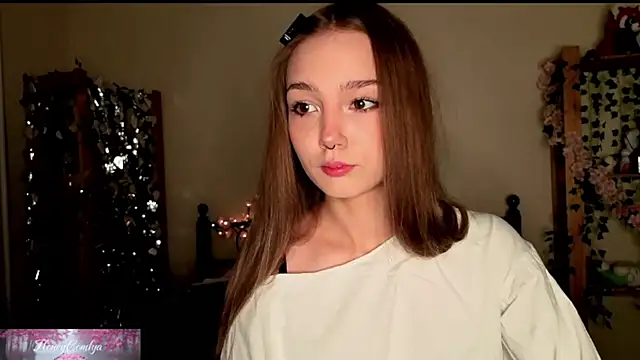 HoneyComfy online show from 05-23-26, 01:26