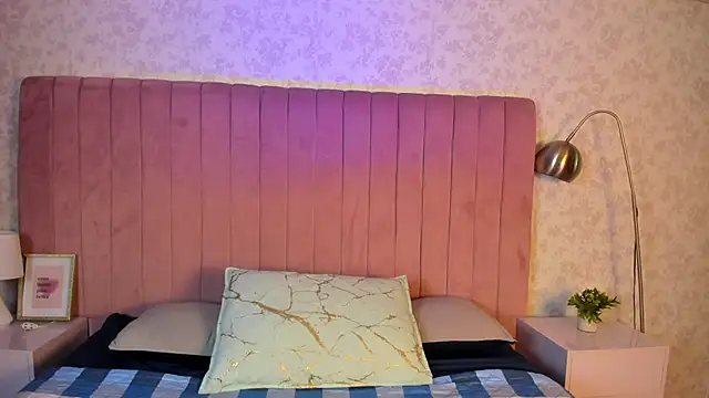 Katiawilson online show from 02-11-26, 01:16