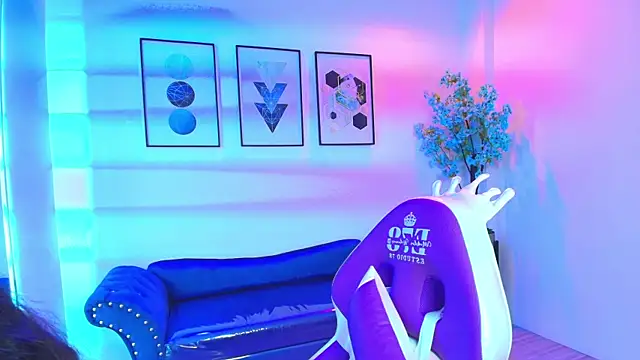 Maddie T18 online show from 03-26-26, 11:27