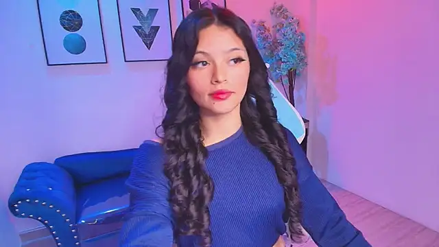 Maddie T18 online show from 06-12-26, 11:31