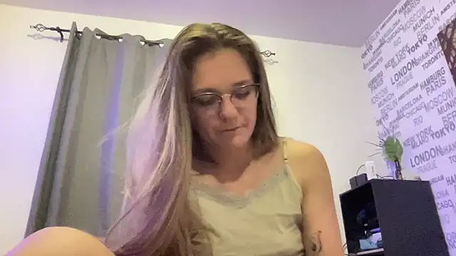 Ninafrisson online show from 03-22-26, 09:18