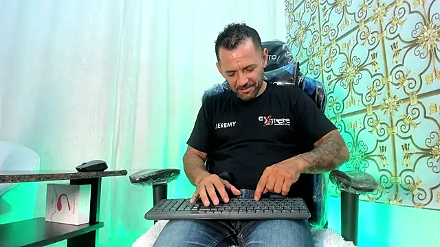 HardenedDad online show from 04-11-26, 08:57