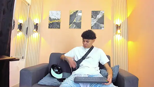 DesiresOfOlympus  online show from 04-25-26, 07:44