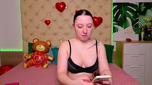 AwaMax online show from 02-12-26, 05:57