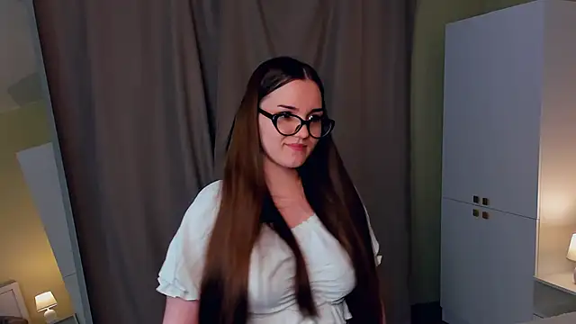 CrissyKales online show from 02-05-26, 05:06