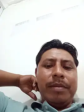 Snapshot of elburrotio chatting on 05-18-26, 04:13 elburrotio online show from 05-18-26, 04:13