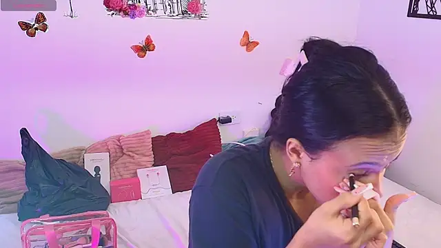 Snapshot of Kristin___ chatting on 02-28-26, 02:56 Kristin online show from 02-28-26, 02:56