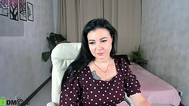 Monika Martinezz online show from 06-12-26, 04:11