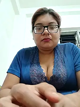 Elie Hallway online show from 04-06-26, 06:53