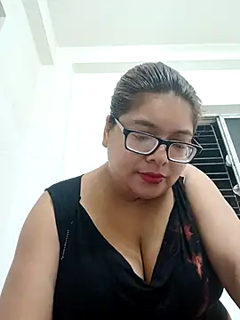 Elie Hallway online show from 04-23-26, 07:05