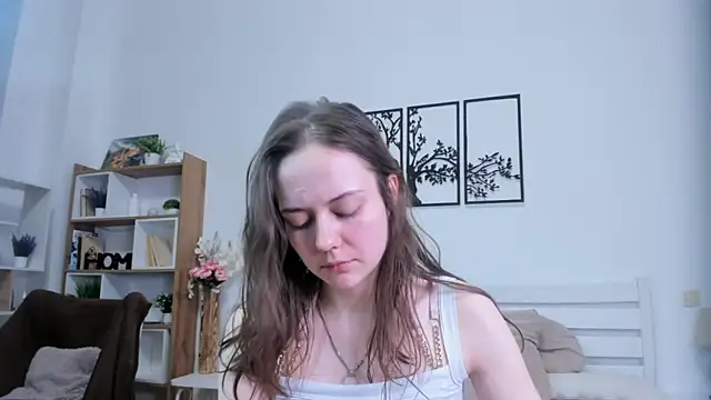 MalvinaTrafford online show from 04-28-26, 10:04