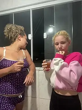 LoiraQuente69 online show from 05-17-26, 04:43